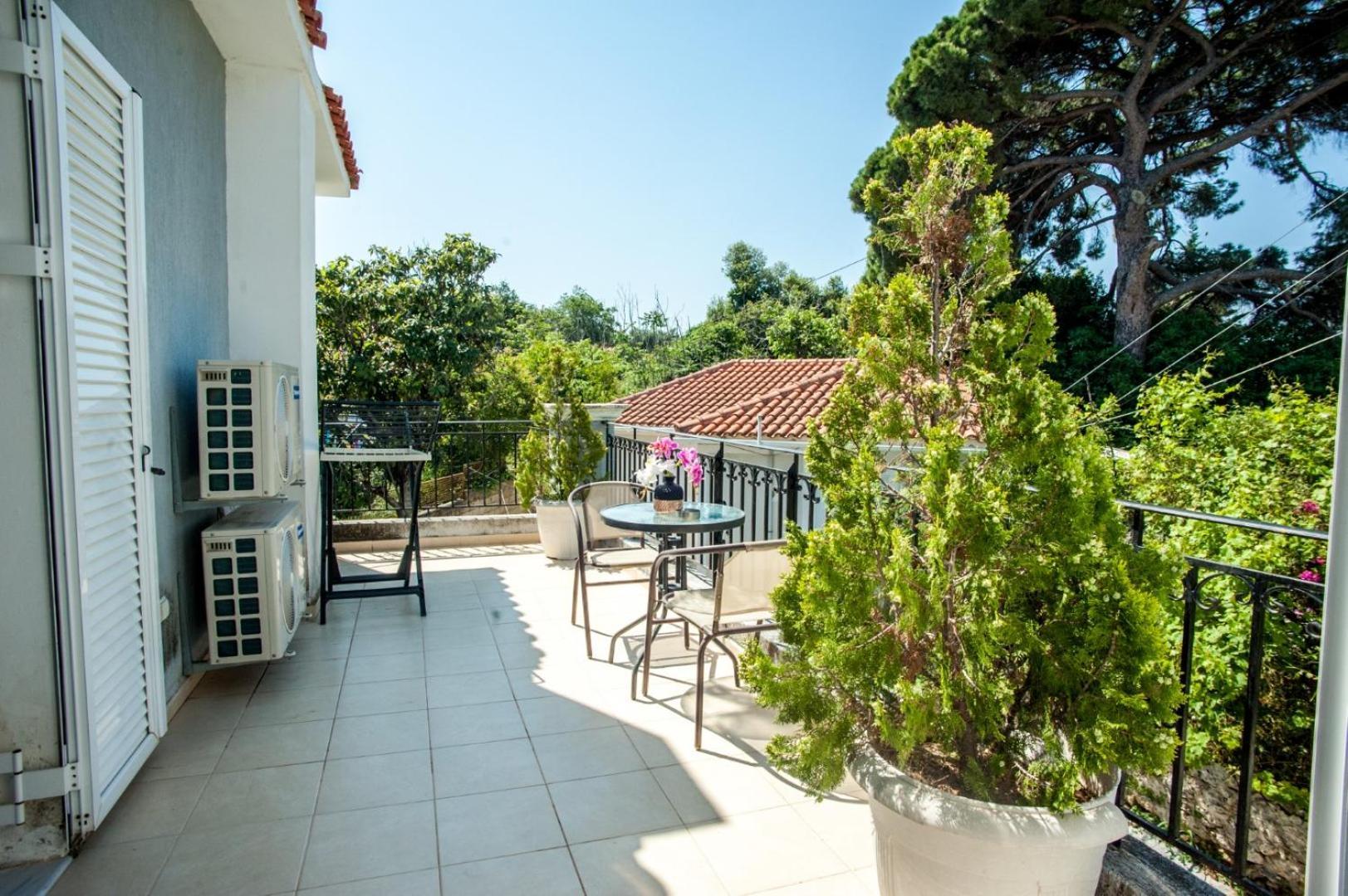 Gravanis Ir Home Pesádha Exteriör bild